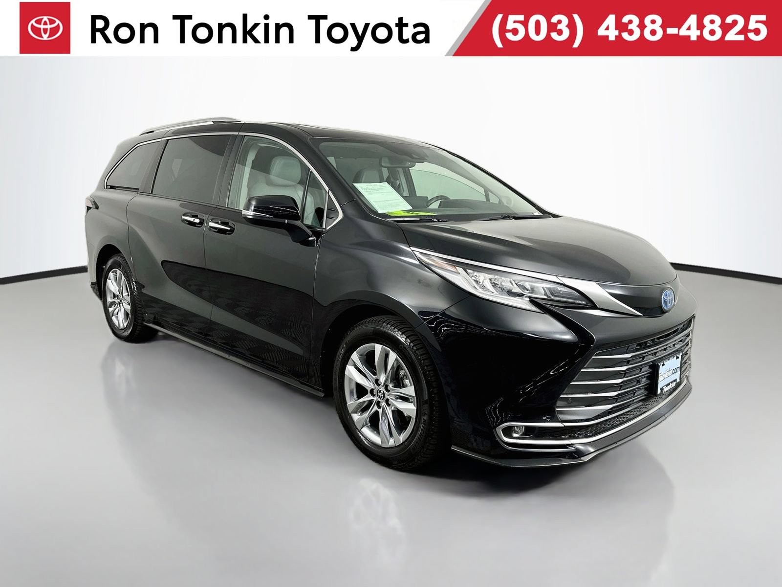 Used 2022 Toyota Sienna Limited AWD/4WD image 1