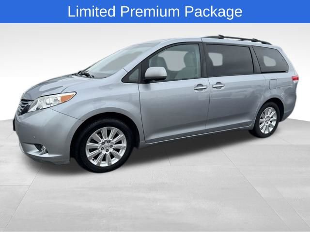 Used 2011 Toyota Sienna Limited w/ Premium Pkg image 8