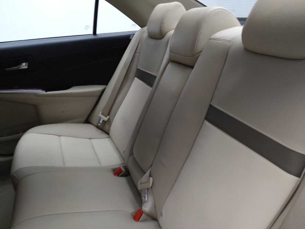 Used 2014 Toyota Camry XLE w/ Leather Package image 18