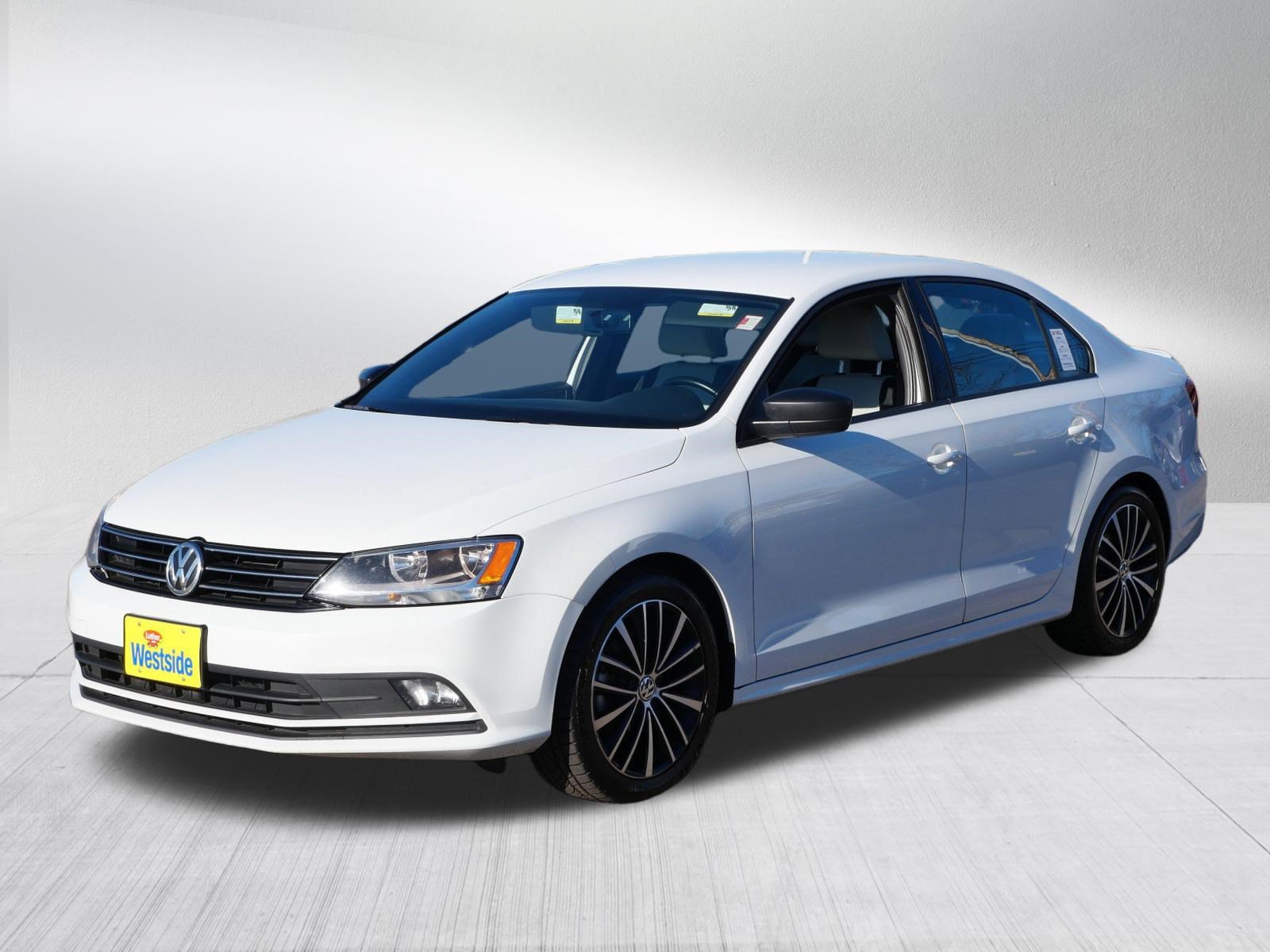 Used 2016 Volkswagen Jetta Sport FWD image 3