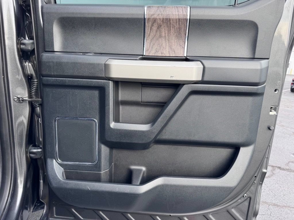 Used 2018 Ford F250 Lariat w/ Lariat Ultimate Package AWD/4WD image 29