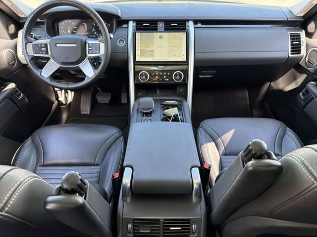 Used 2024 Land Rover Discovery S AWD/4WD image 18