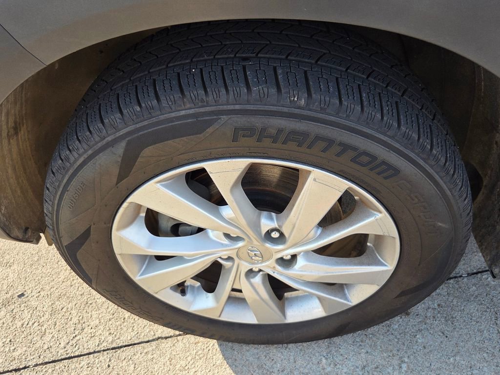 Used 2019 Hyundai Tucson SE image 10