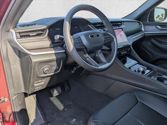 New 2025 Jeep Grand Cherokee Limited w/ Black Appearance Package image 4