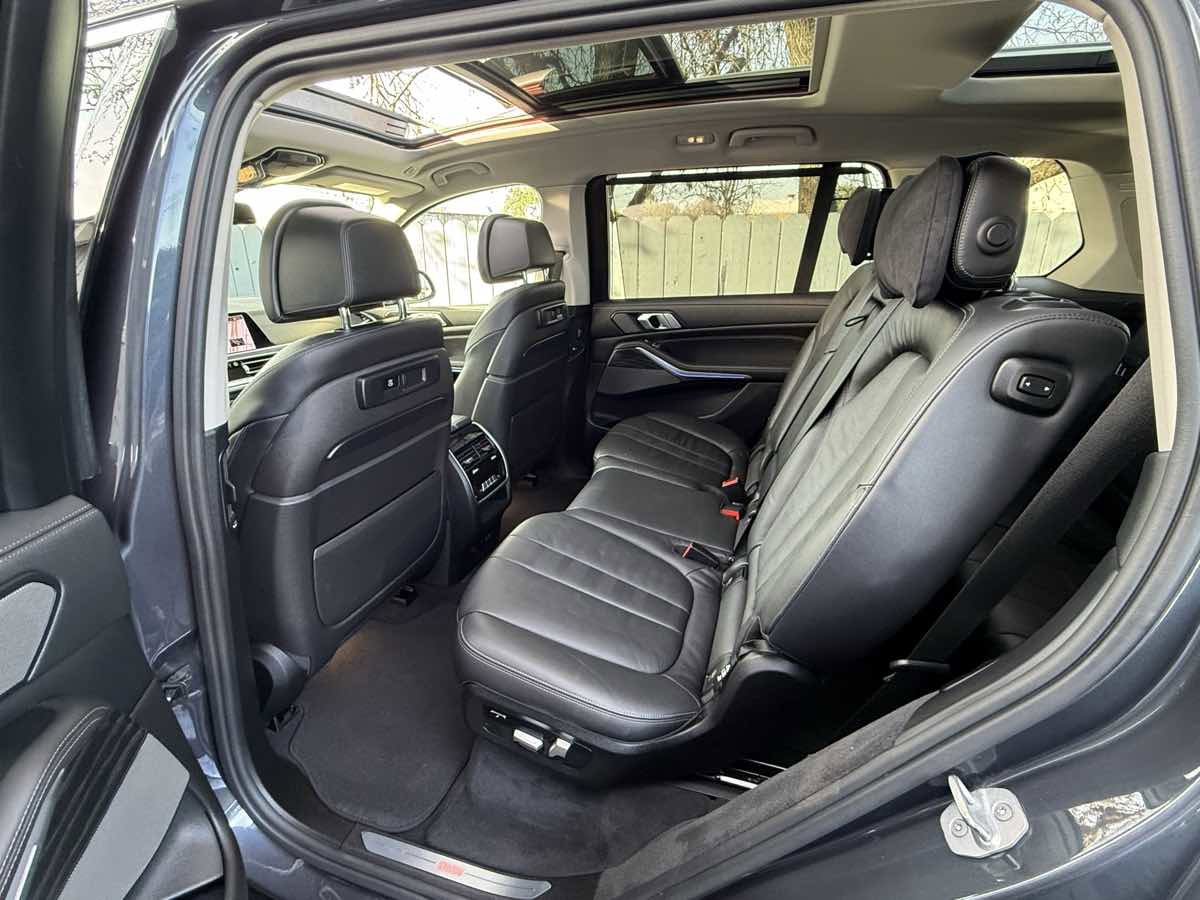 Used 2019 BMW X7 xDrive50i w/ Premium Package image 5