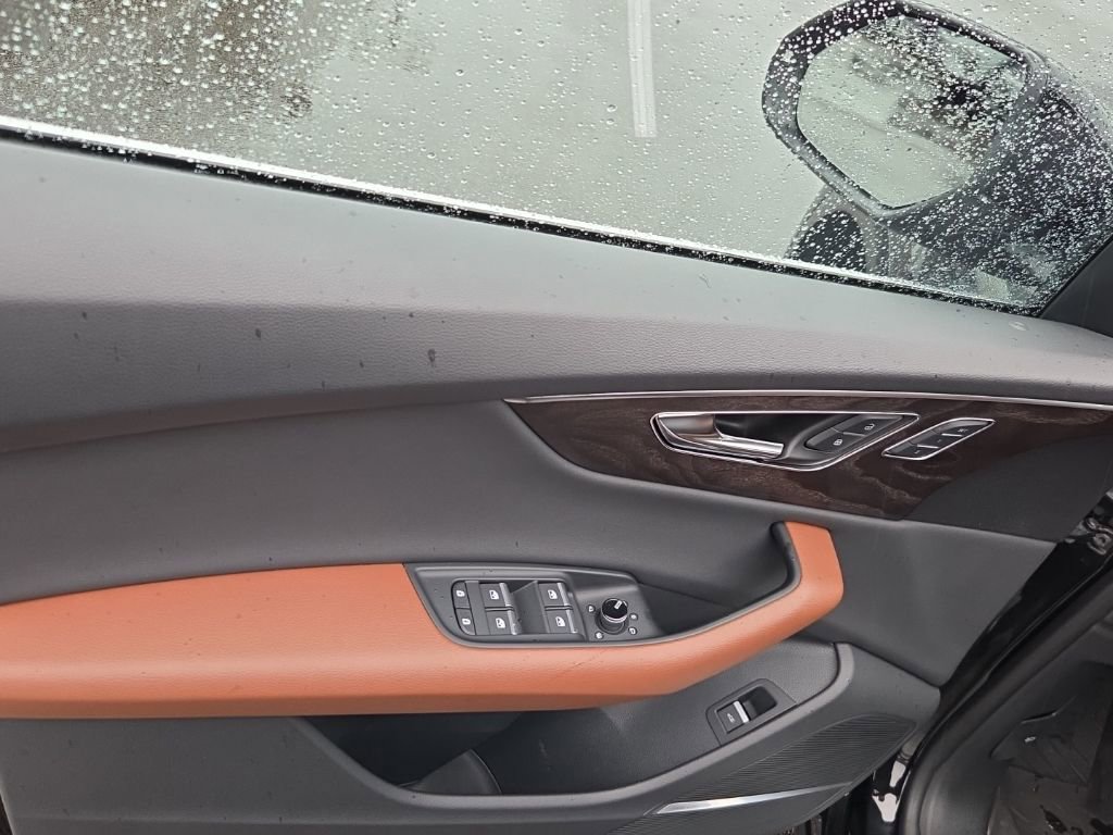 Used 2022 Audi Q8 Premium Plus image 3