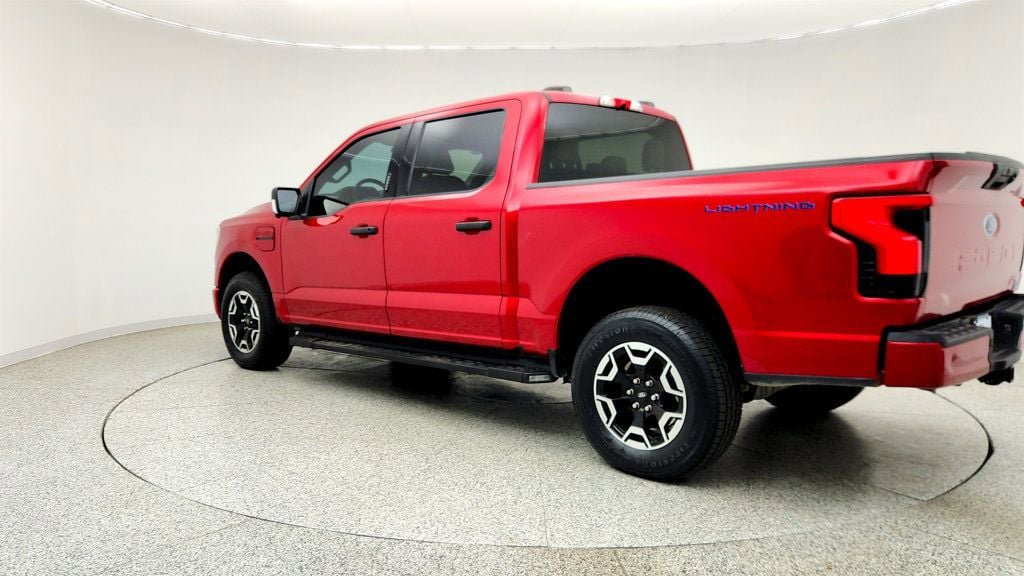 Used 2023 Ford F150 Lightning XLT AWD/4WD image 7