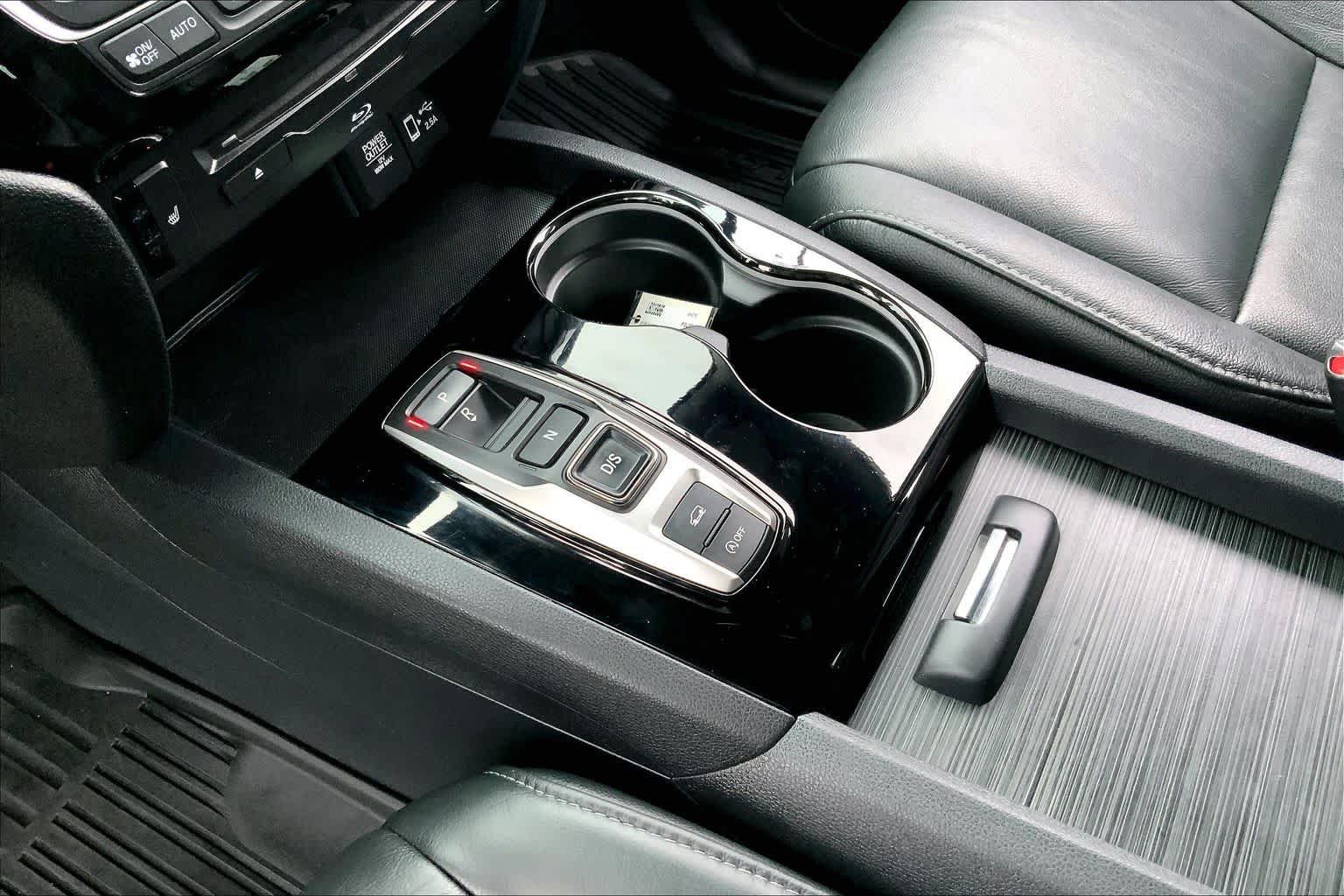 Certified 2020 Honda Pilot Touring image 17