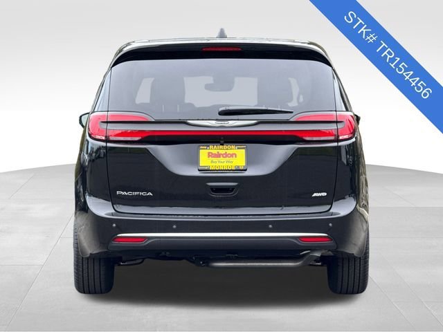 New 2026 Chrysler Pacifica Select AWD/4WD image 5