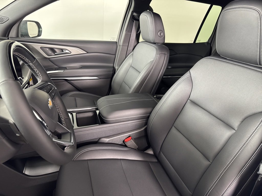 New 2025 Chevrolet Traverse LT w/ Enhanced Driving Package image 16