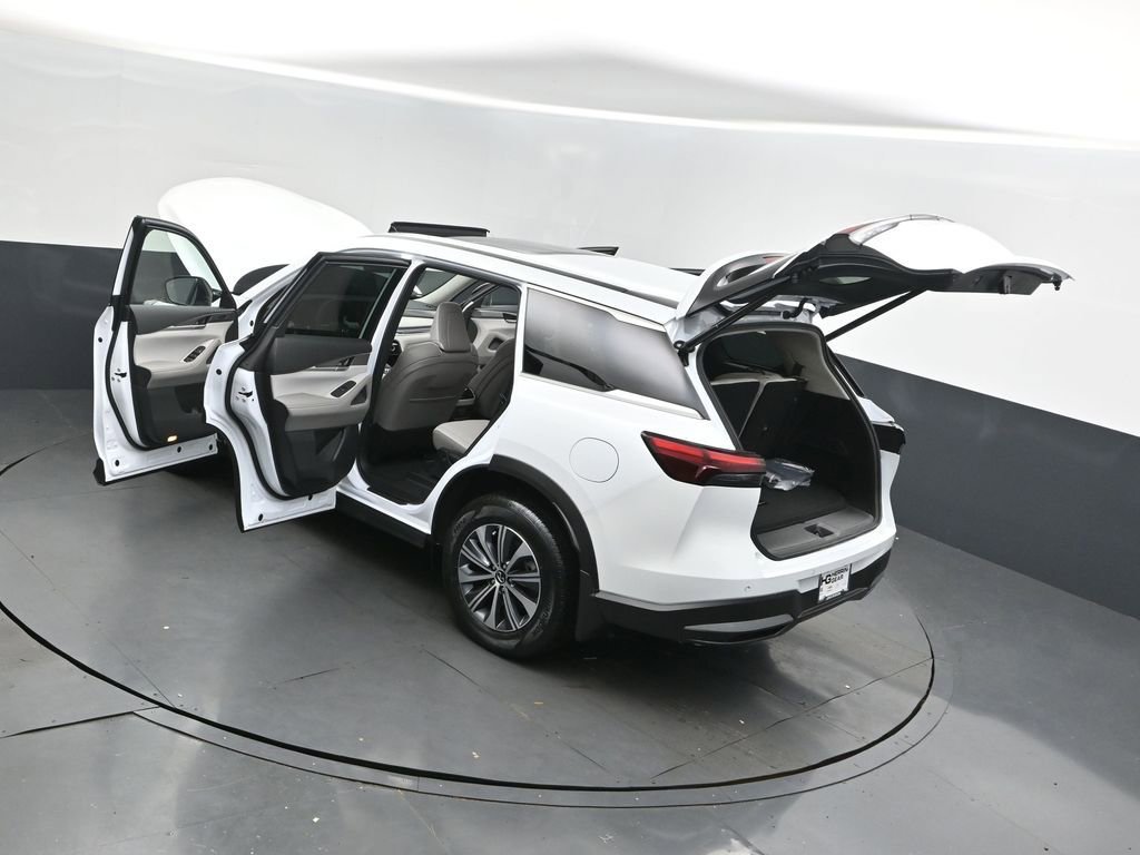 Used 2026 INFINITI QX60 Pure w/ Cargo Package FWD image 2