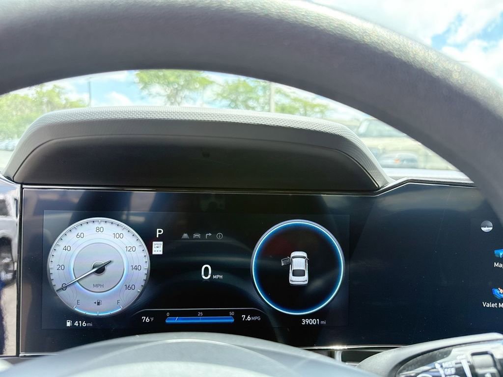 Used 2024 Hyundai Elantra SEL FWD image 18
