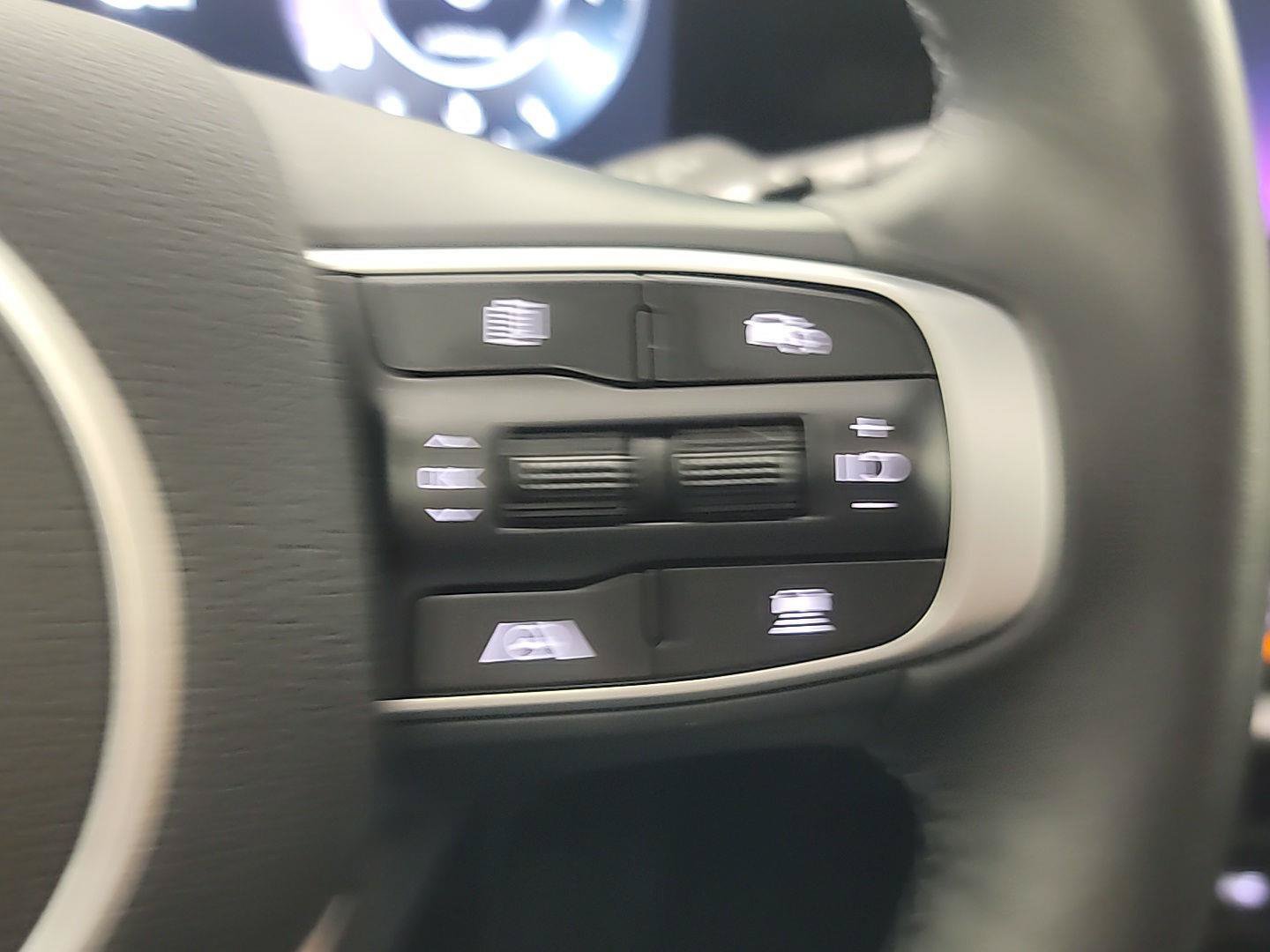 Used 2025 Kia Sportage SX AWD/4WD image 27
