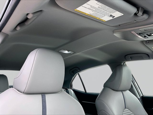 Used 2024 Toyota Camry SE w/ Convenience Package FWD image 17
