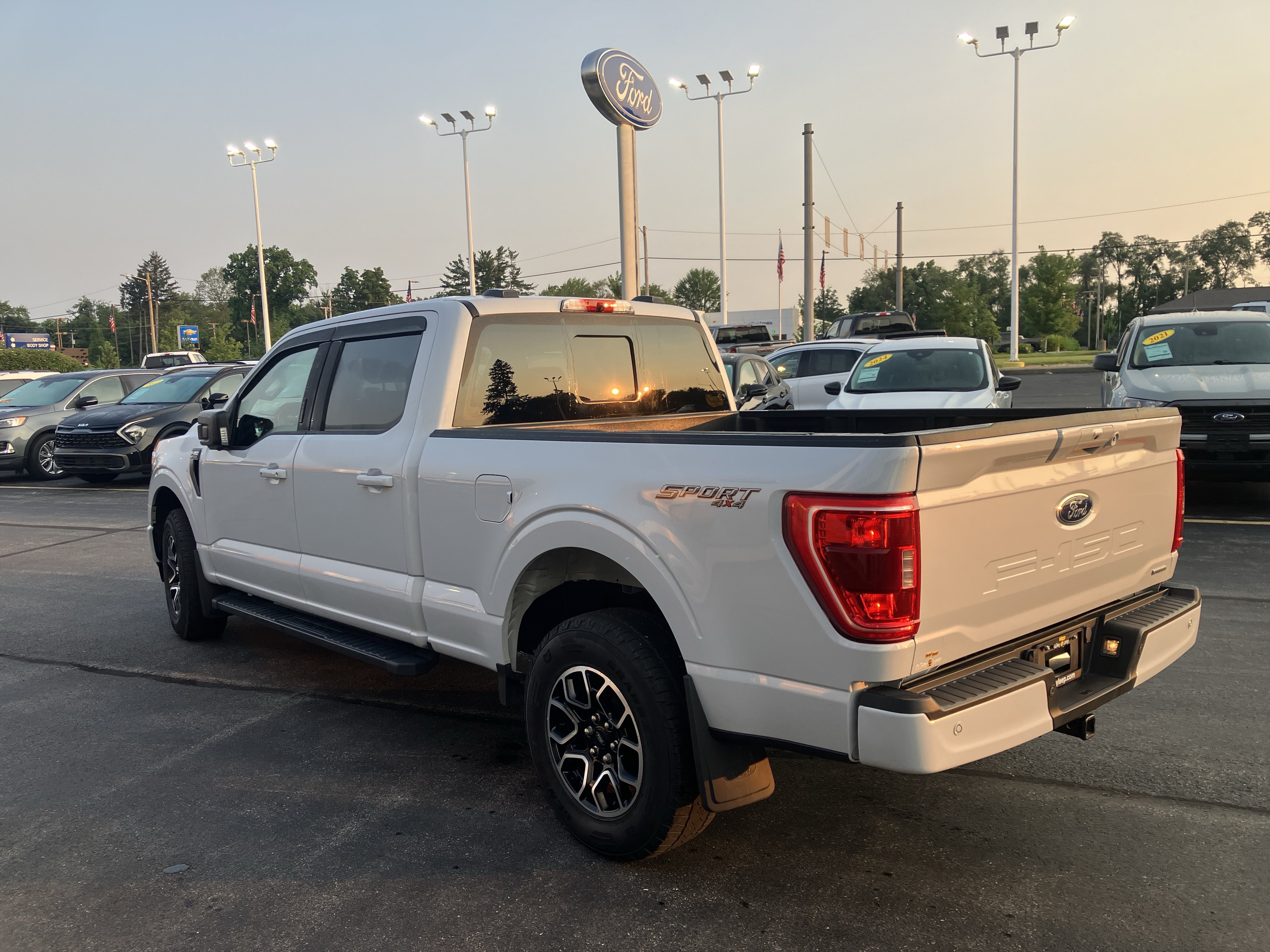 Used 2022 Ford F150 XLT w/ Equipment Group 302A High AWD/4WD image 5