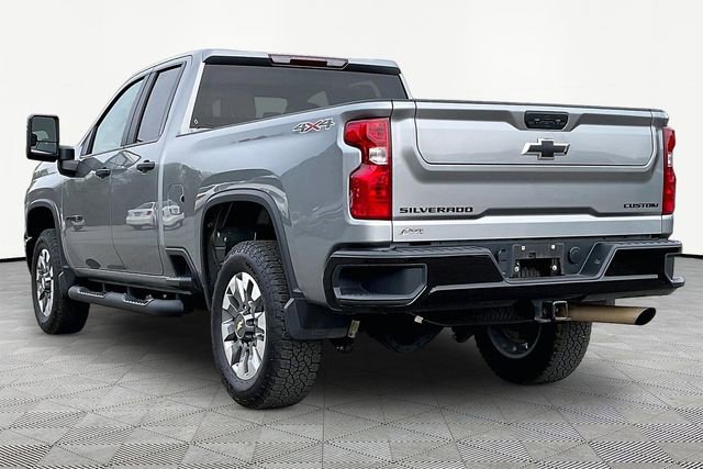 Used 2024 Chevrolet Silverado 2500 Custom w/ Custom Convenience Package image 4