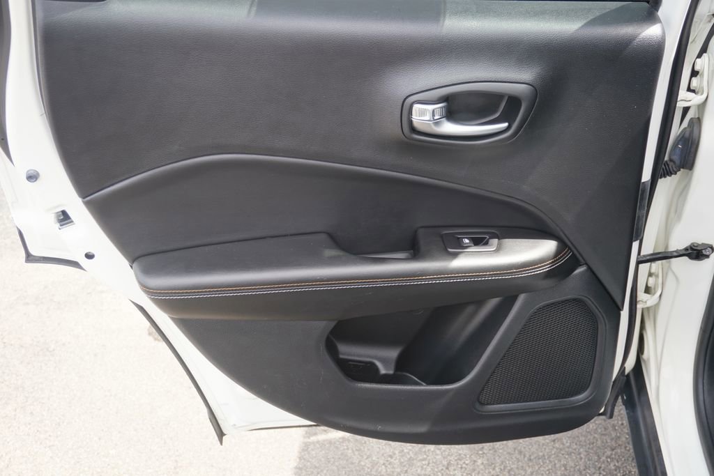 Used 2019 Jeep Compass Latitude image 30