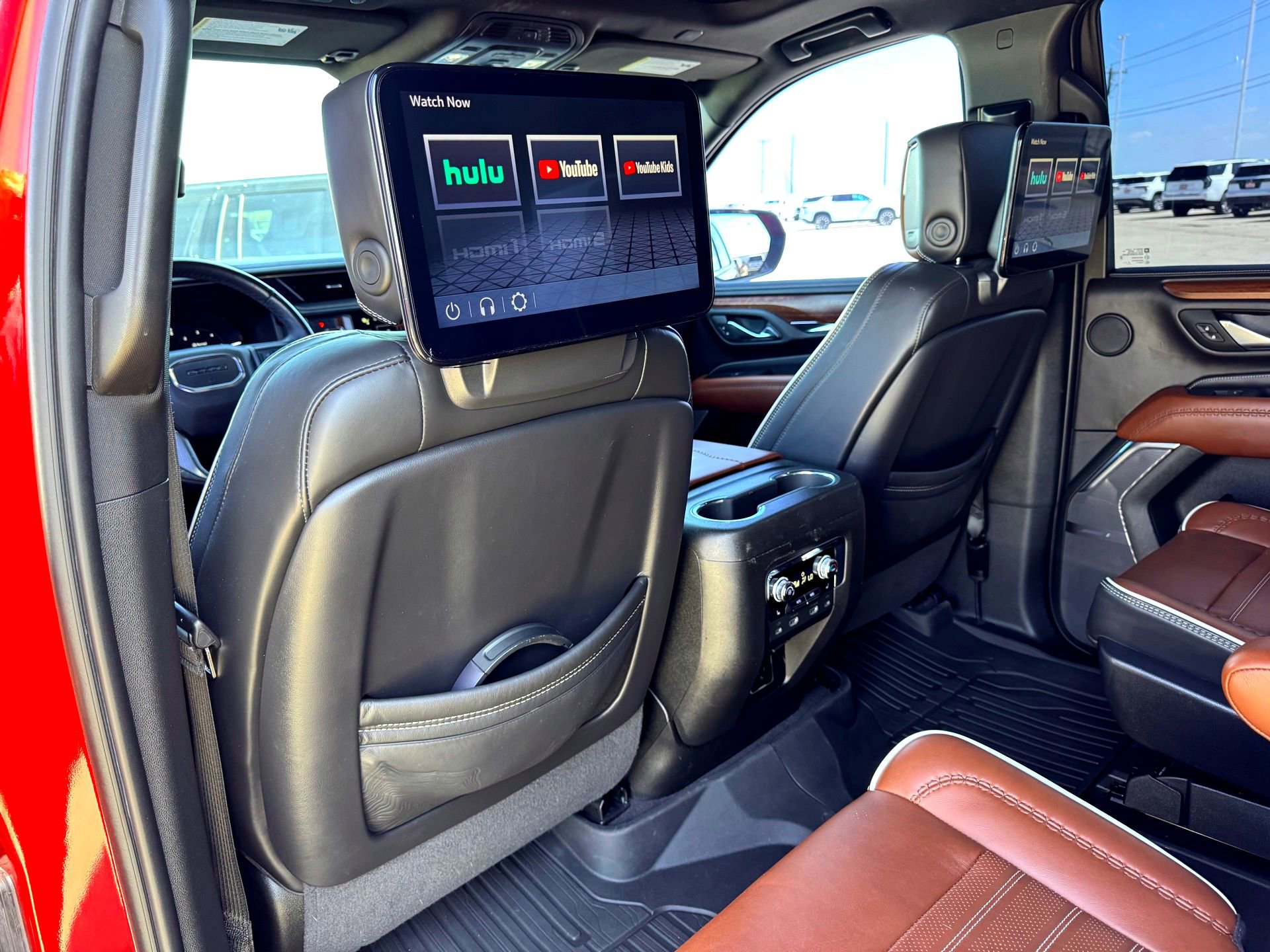 Used 2023 GMC Yukon Denali Ultimate image 23