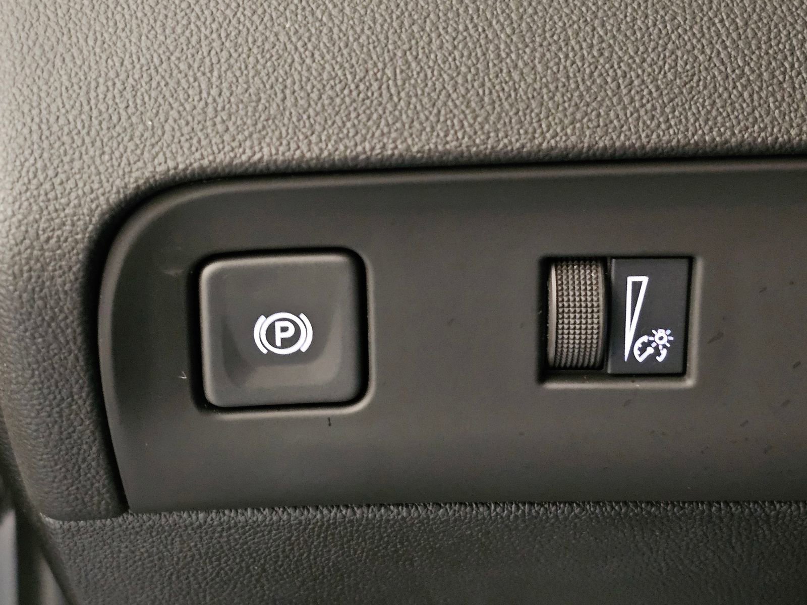 Used 2024 Buick Enclave Essence w/ Experience Buick Package image 28