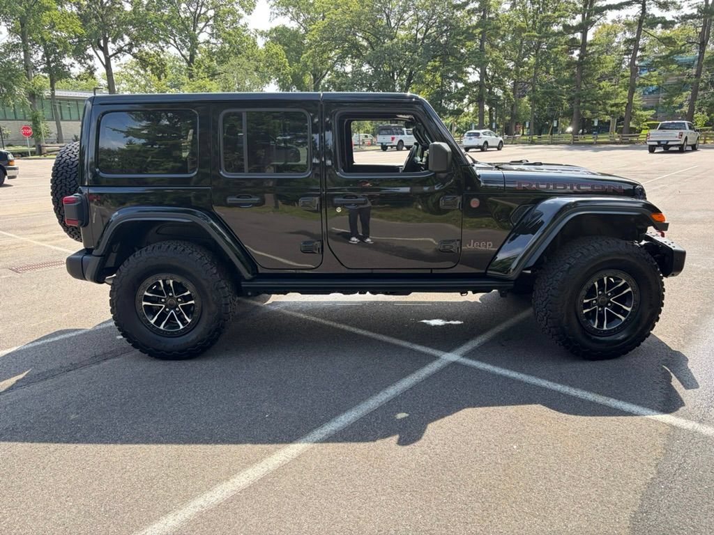 Used 2024 Jeep Wrangler Unlimited Rubicon AWD/4WD image 10
