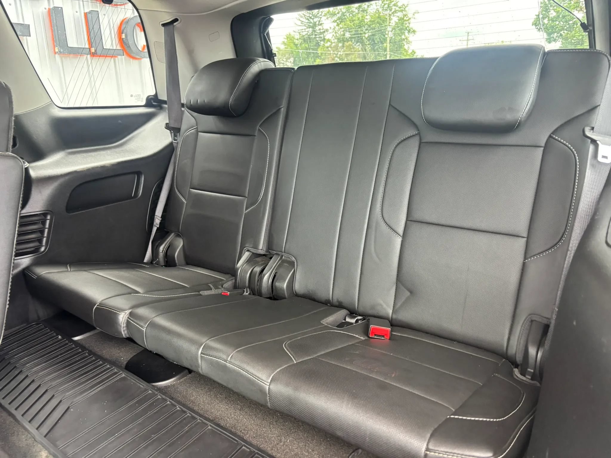 Used 2018 Chevrolet Tahoe Premier AWD/4WD image 19