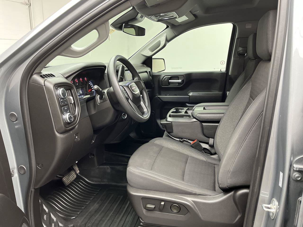 Certified 2024 GMC Sierra 1500 Pro w/ Pro Value Package AWD/4WD image 3