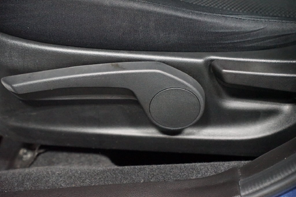 Used 2014 Subaru Impreza 2.0i Premium w/ All-Weather Package w/CVT AWD/4WD image 27