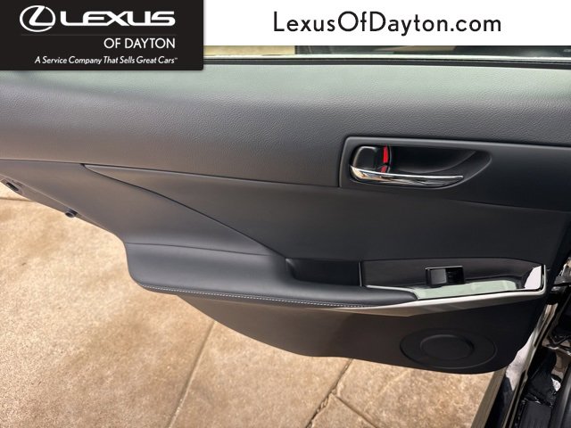 Used 2016 Lexus IS 300 AWD image 33