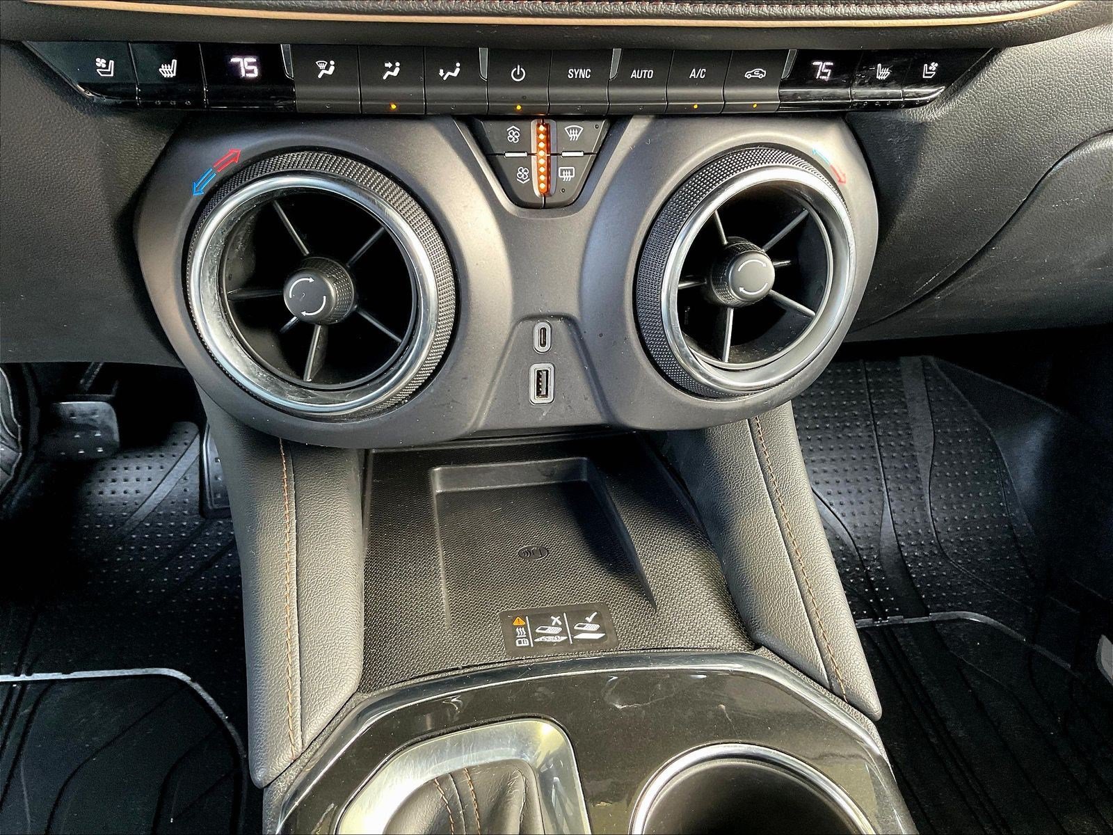 Used 2019 Chevrolet Blazer Premier w/ Sun and Wheels Package FWD image 15