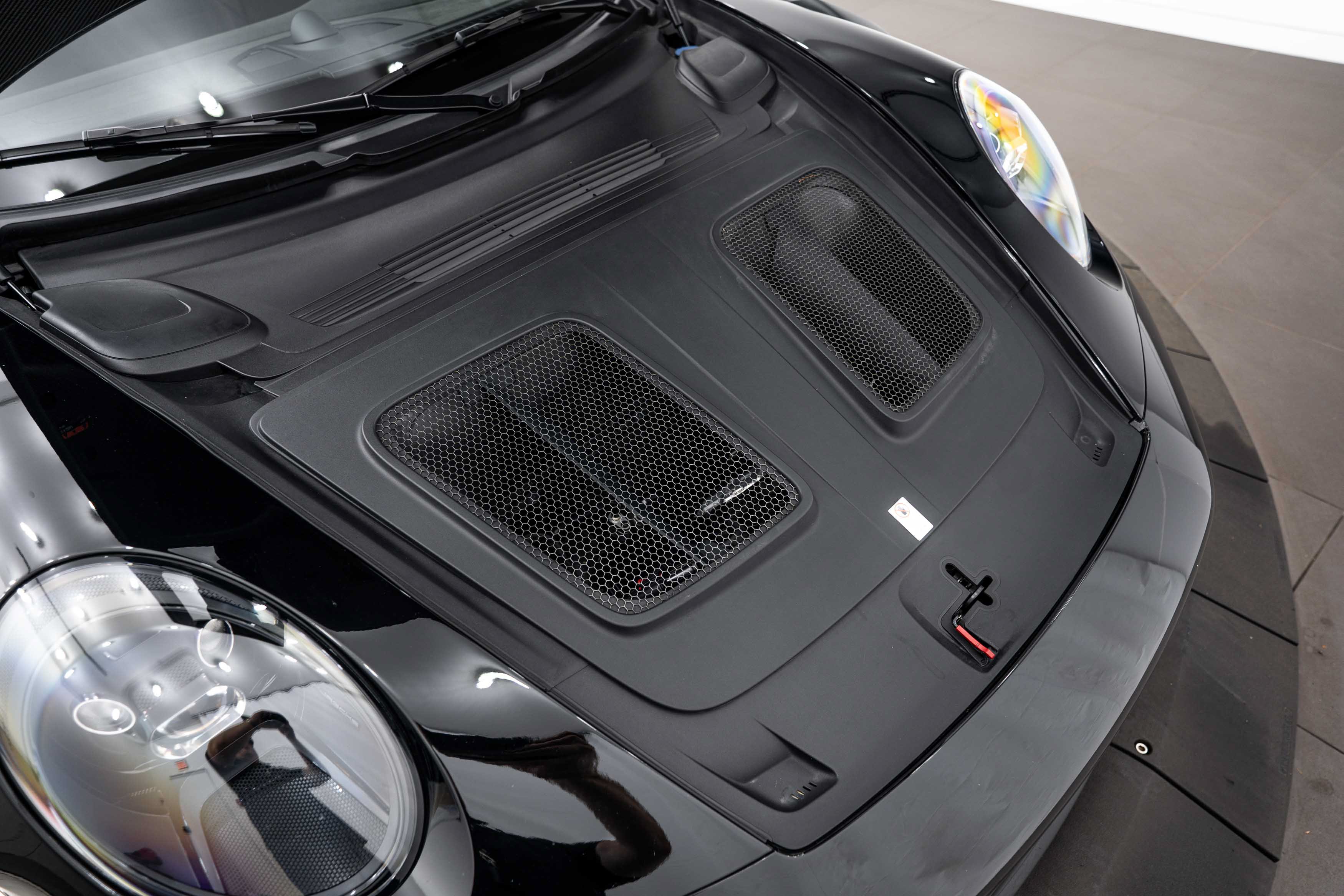 Certified 2023 Porsche 911 GT3 RS RWD image 35