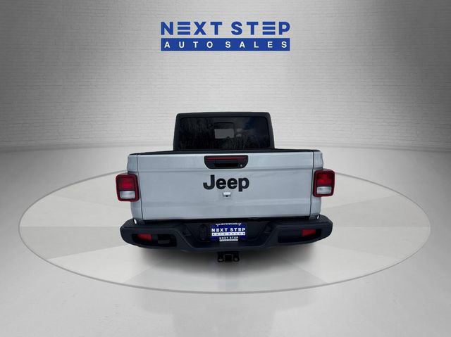 Used 2022 Jeep Gladiator Willys image 7
