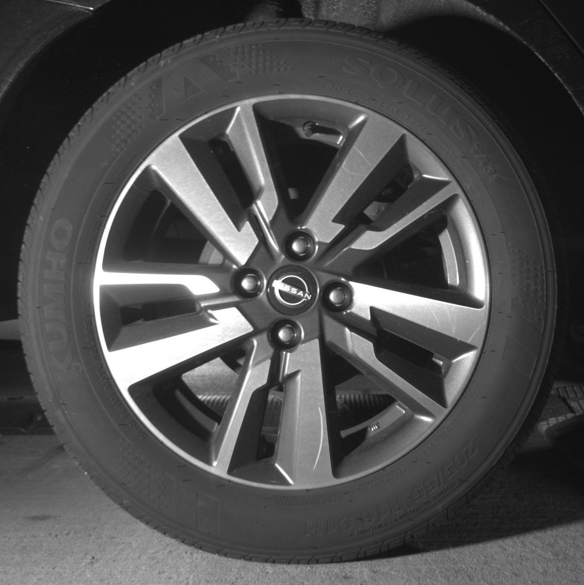 Used 2025 Nissan Versa SV image 15