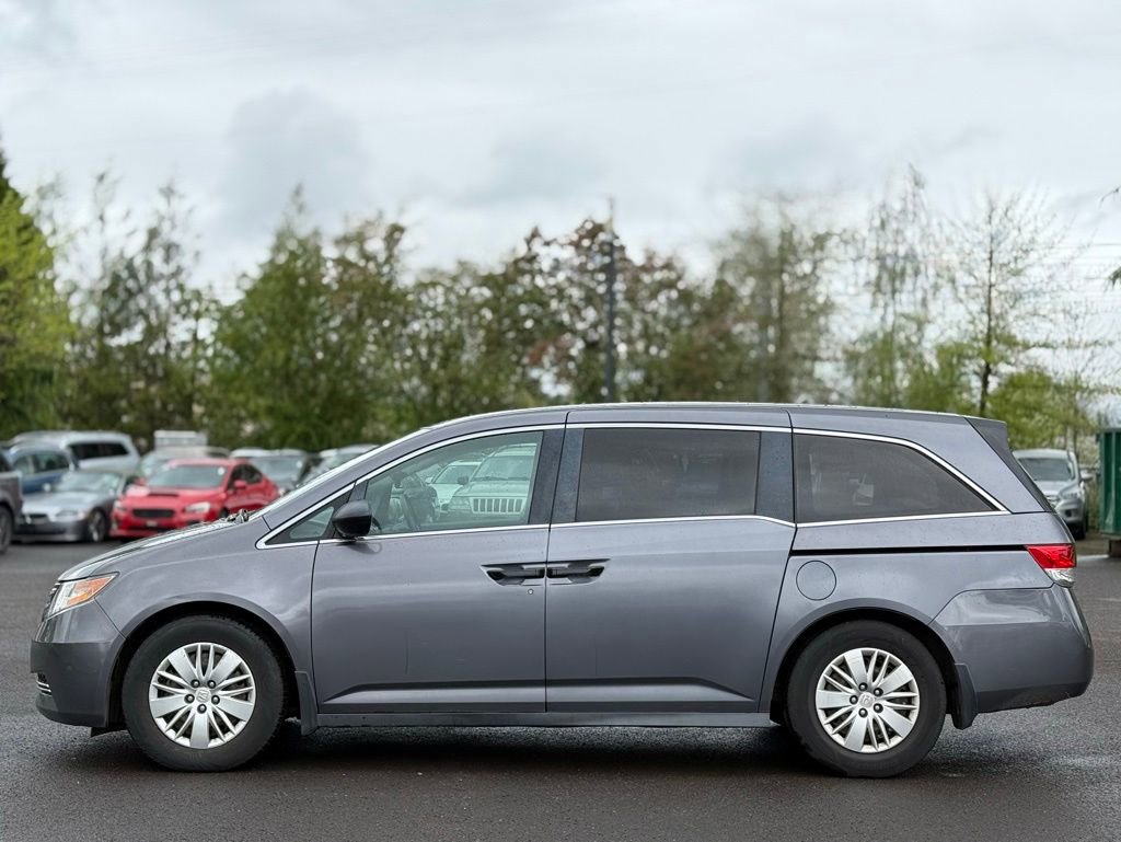 Used 2016 Honda Odyssey LX image 2