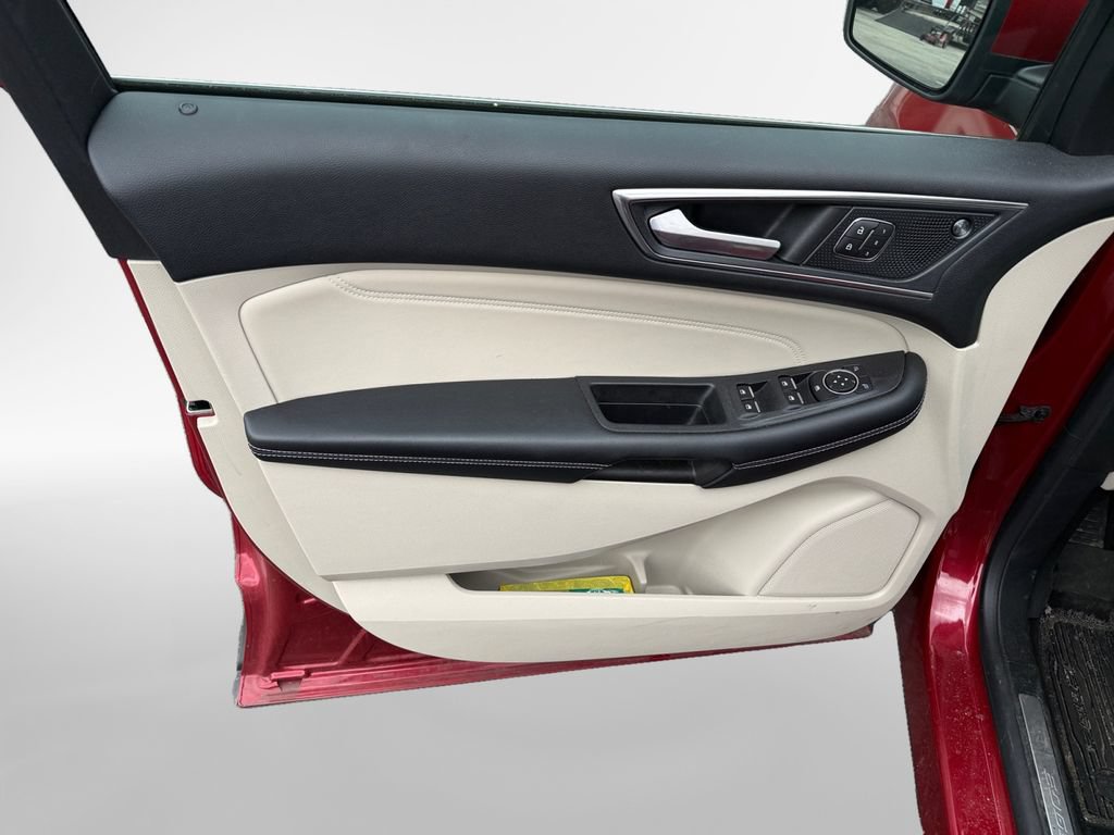 Certified 2022 Ford Edge Titanium AWD/4WD image 14