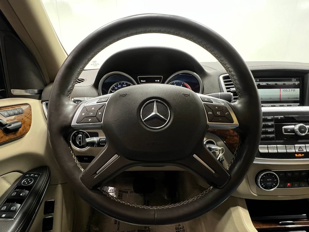 Used 2015 Mercedes-Benz GL 550 4MATIC image 23