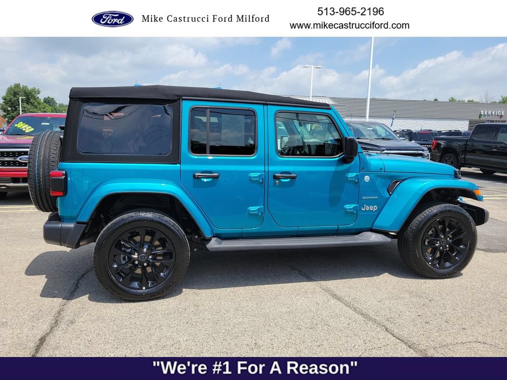 Used 2024 Jeep Wrangler Unlimited Sahara w/ Technology Group AWD/4WD image 6