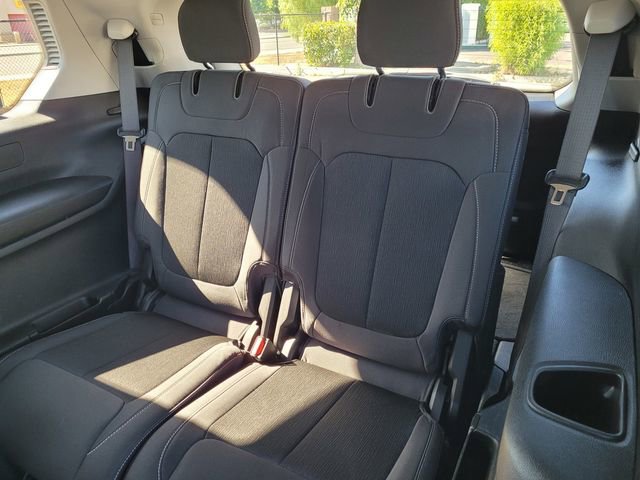 Used 2023 Jeep Grand Cherokee L Laredo RWD image 9