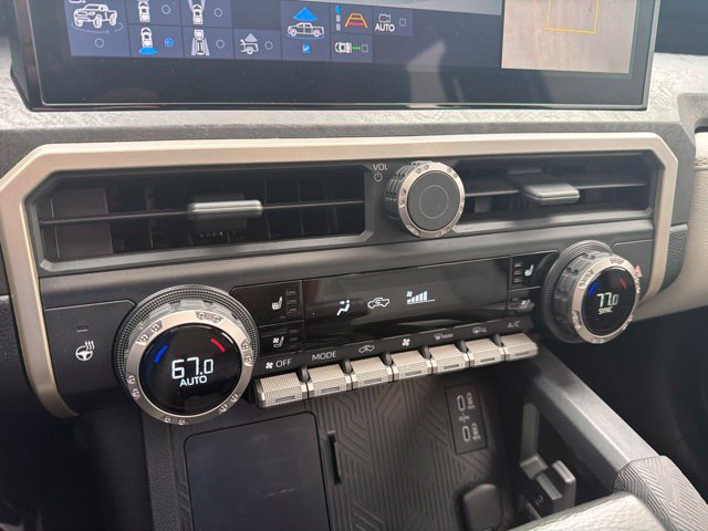 Used 2024 Toyota Tacoma Limited w/ Limited Package (LT) AWD/4WD image 18