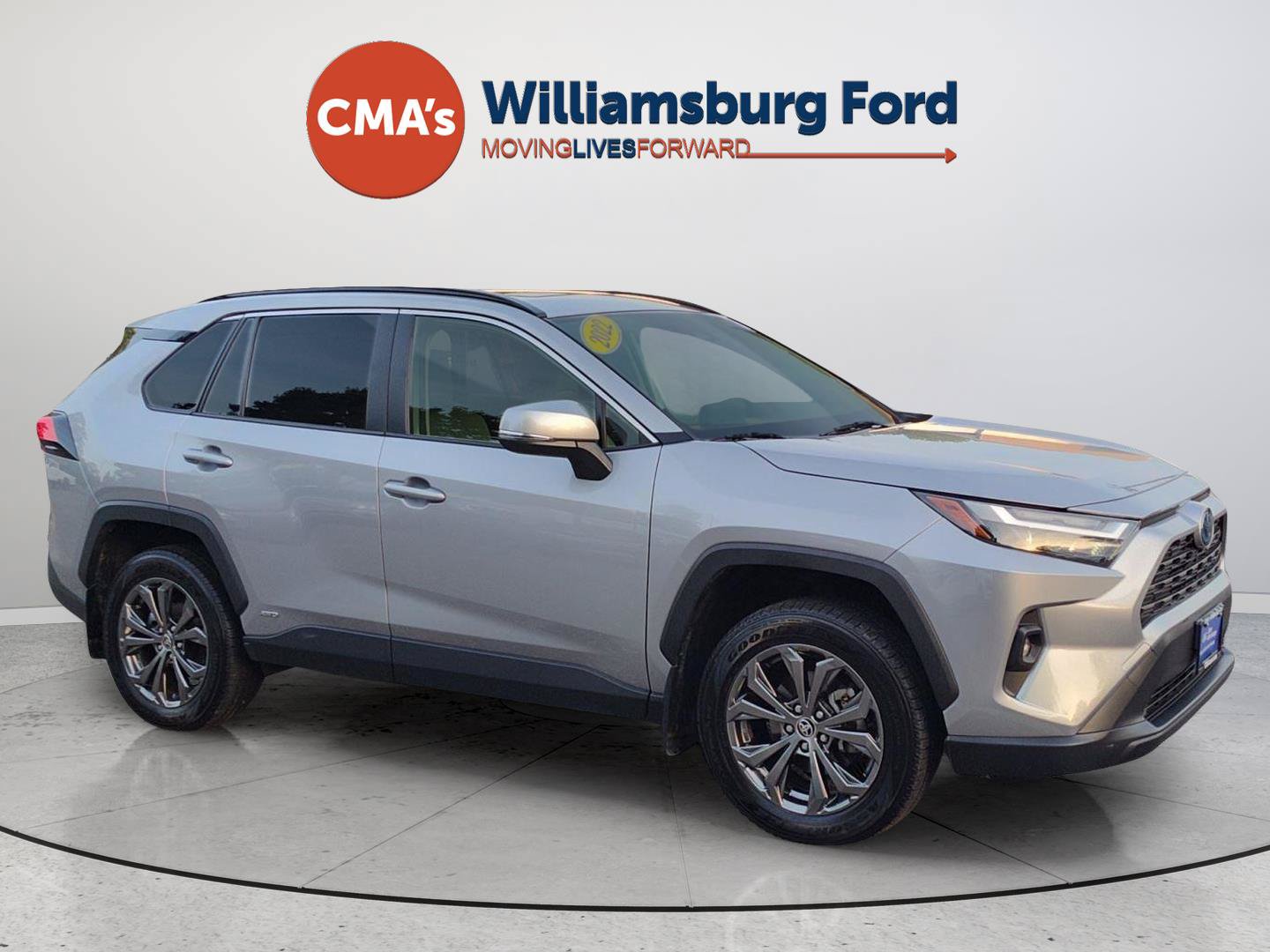 Used 2022 Toyota RAV4 XLE Premium AWD/4WD image 7