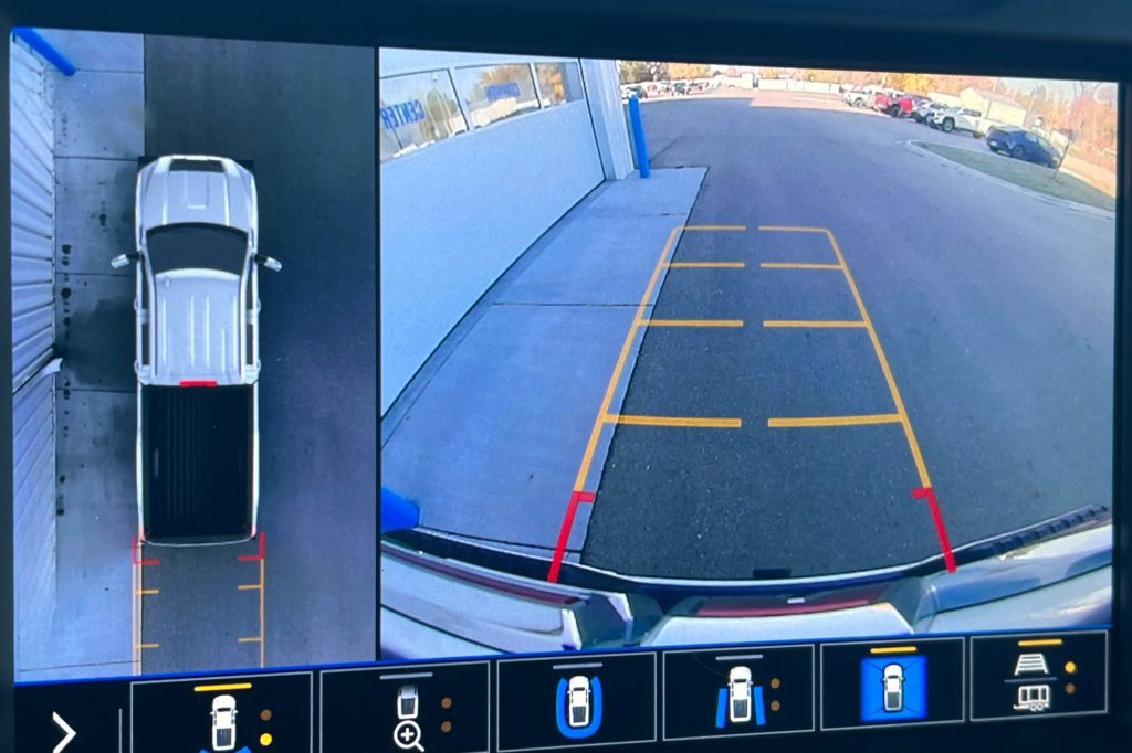 Used 2020 GMC Sierra 3500 Denali w/ Denali Ultimate Package image 16