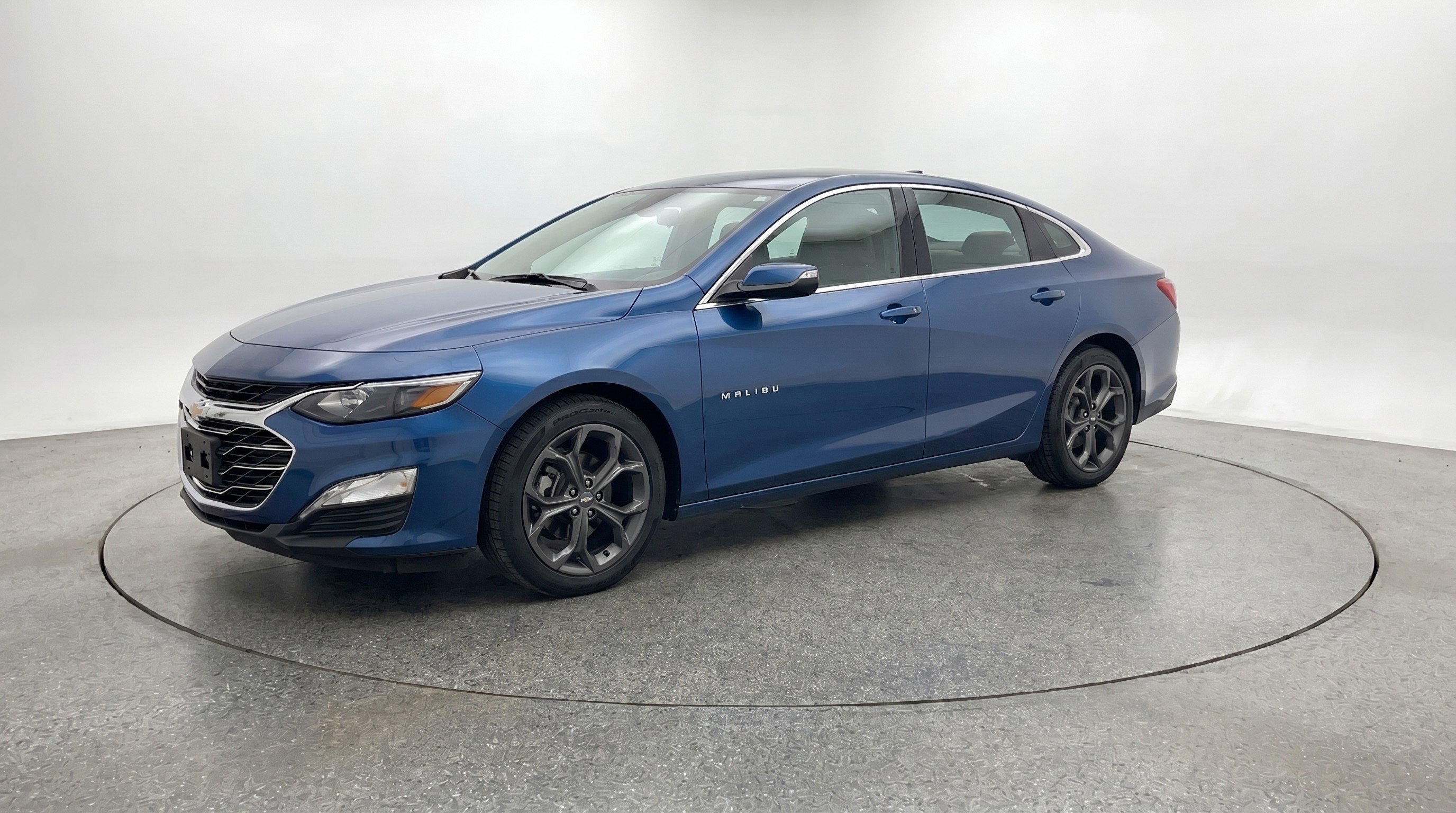 Used 2024 Chevrolet Malibu LT FWD image 3