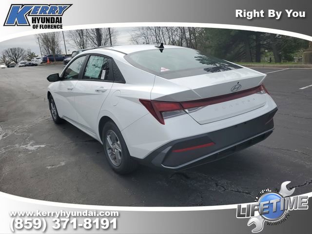 New 2026 Hyundai Elantra SE image 3