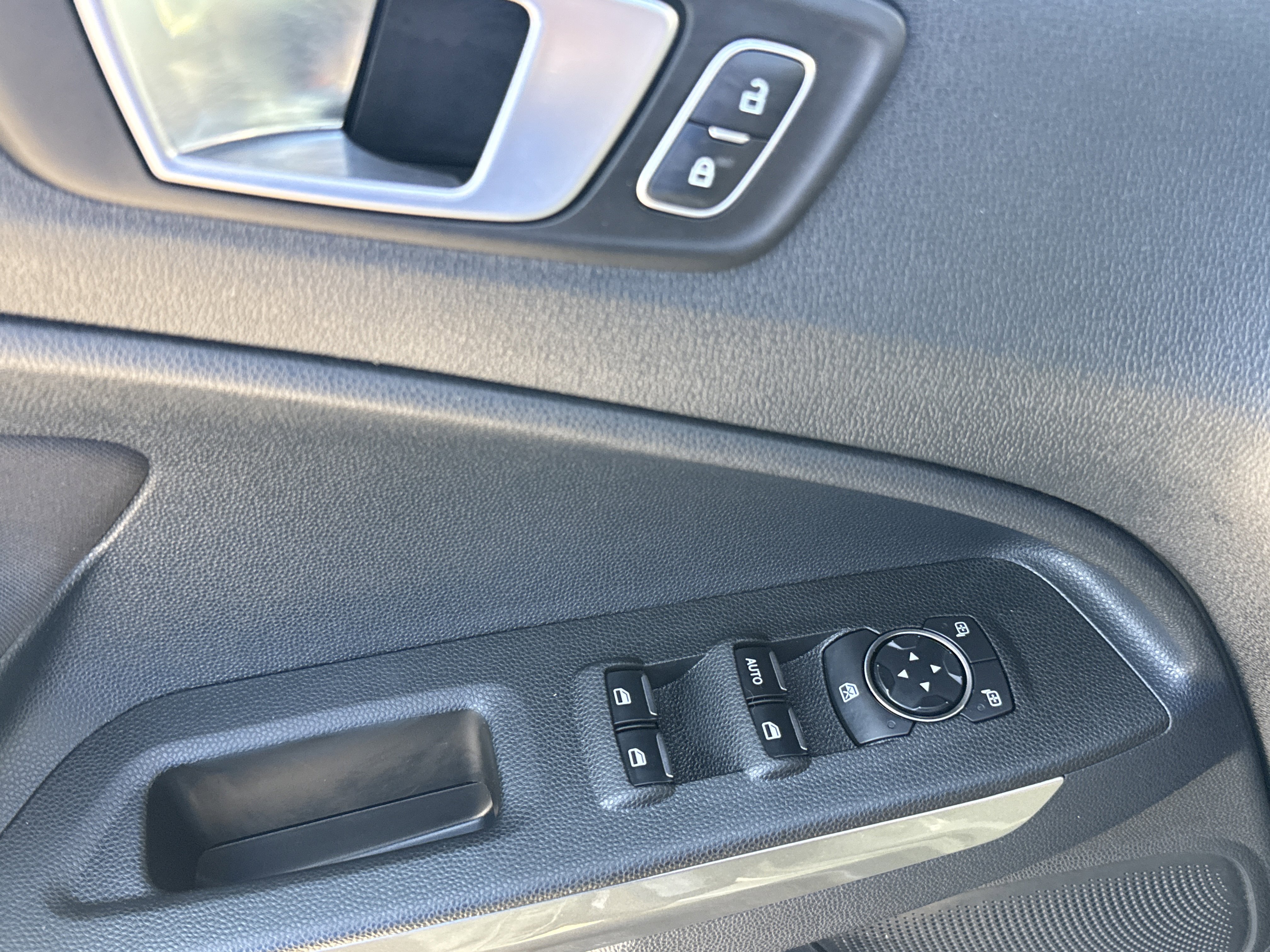 Used 2018 Ford EcoSport SE AWD/4WD image 14