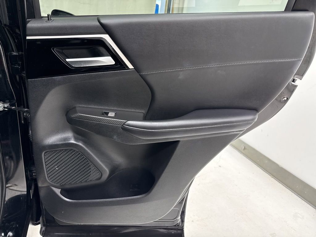 Used 2024 Mitsubishi Outlander SE image 11