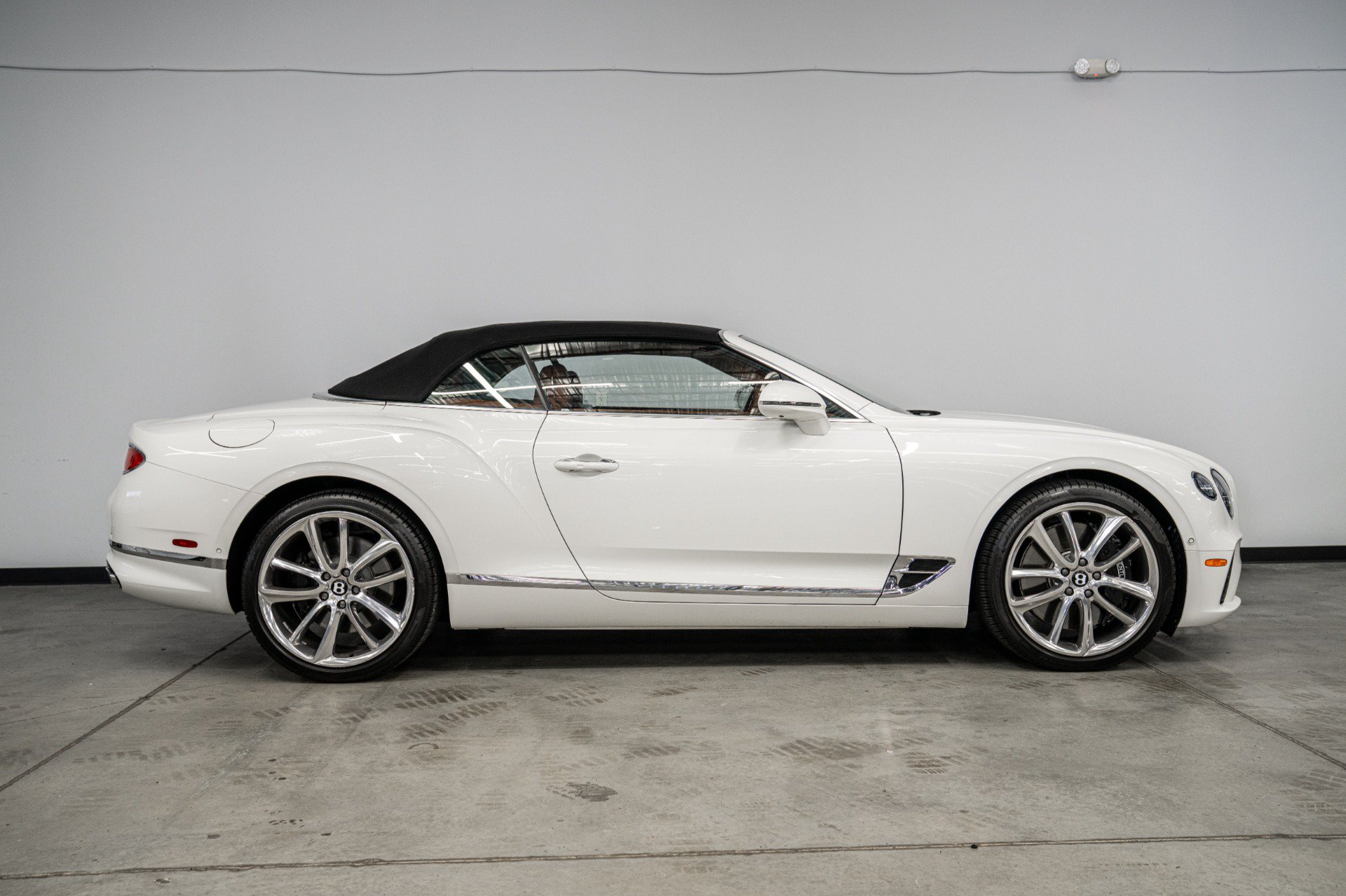 Used 2024 Bentley Continental GT Mulliner AWD/4WD image 18