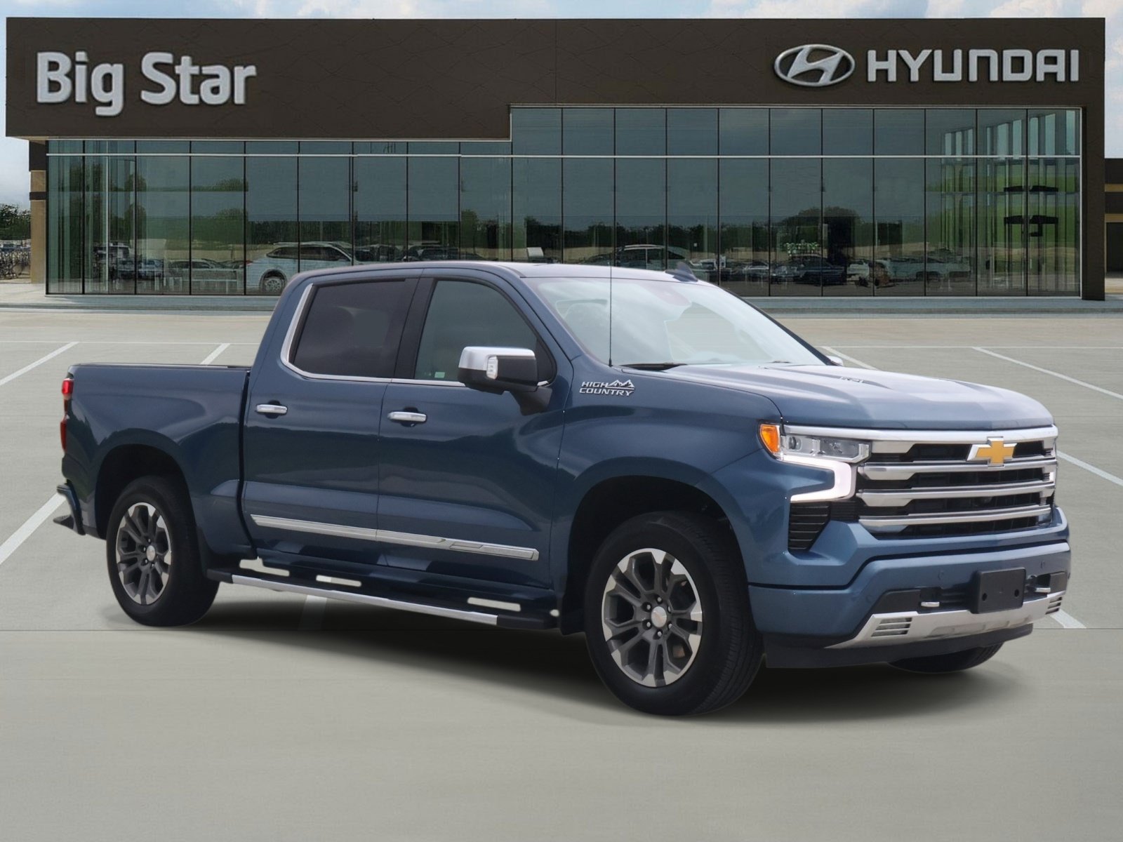 Used 2024 Chevrolet Silverado 1500 High Country w/ Technology Package AWD/4WD image 6