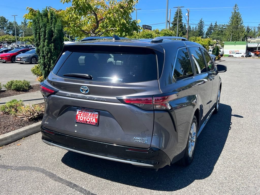 Certified 2022 Toyota Sienna Limited AWD/4WD image 7