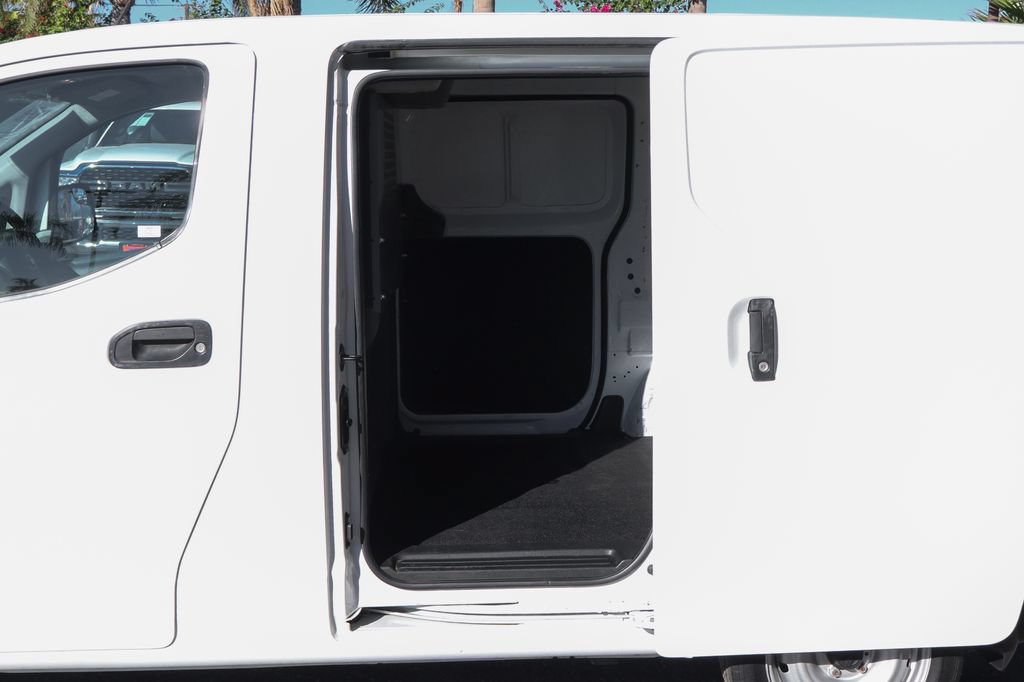 Used 2017 Nissan NV200 S FWD image 6