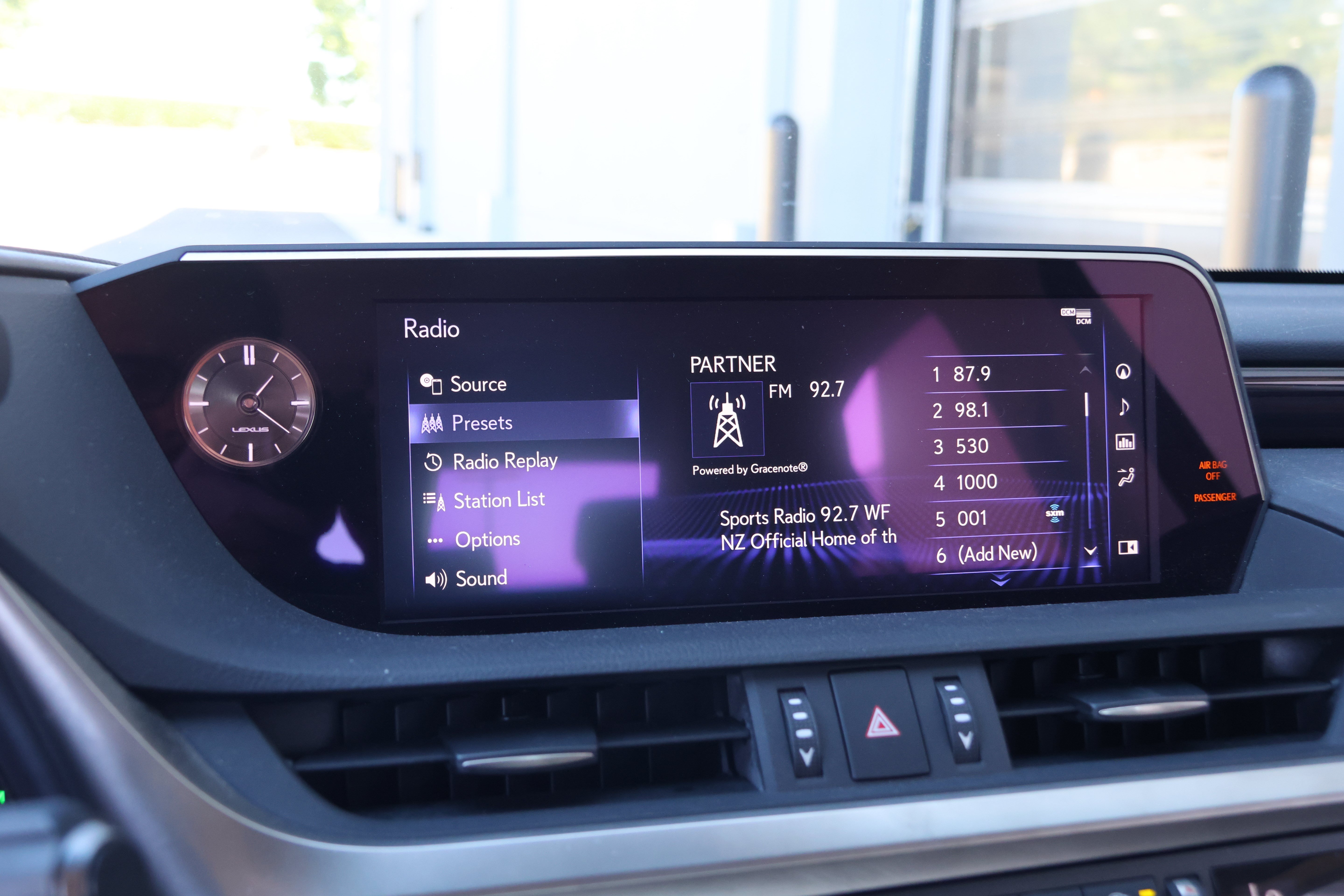 Used 2020 Lexus ES 300h w/ Premium Package FWD image 18