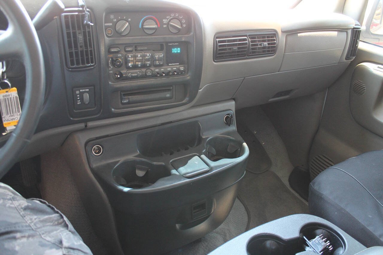 Used 2000 GMC Savana 1500 w/ Marketing Option Pkg 1SE RWD image 36